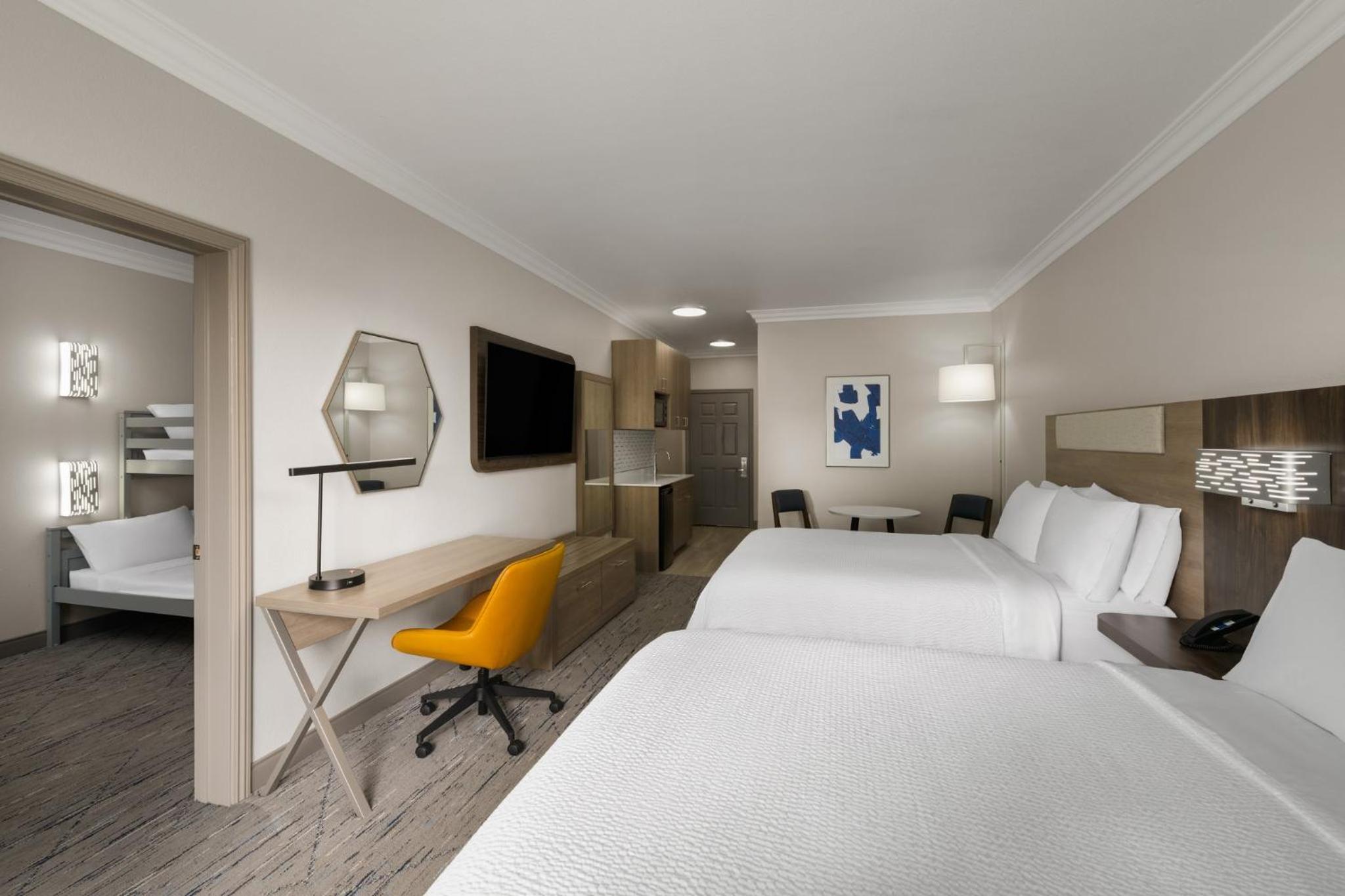 Suite, Bunk Bed, Queen Bed, Extra Floor Space