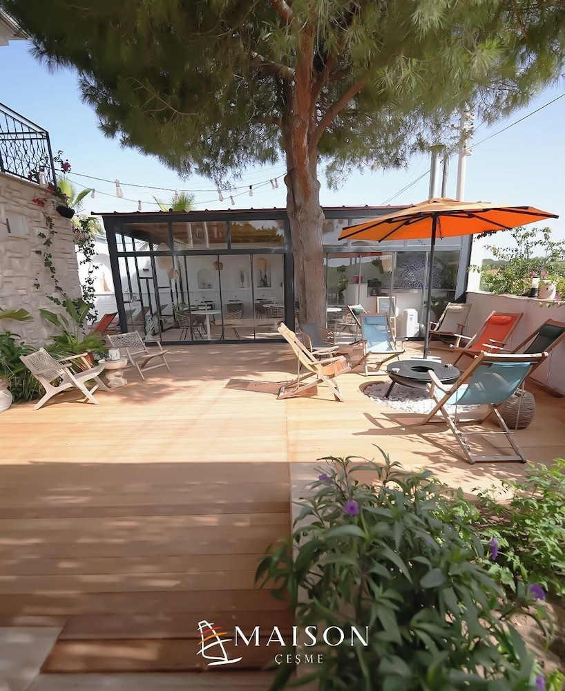 Maison Boheme Hotel 16/17