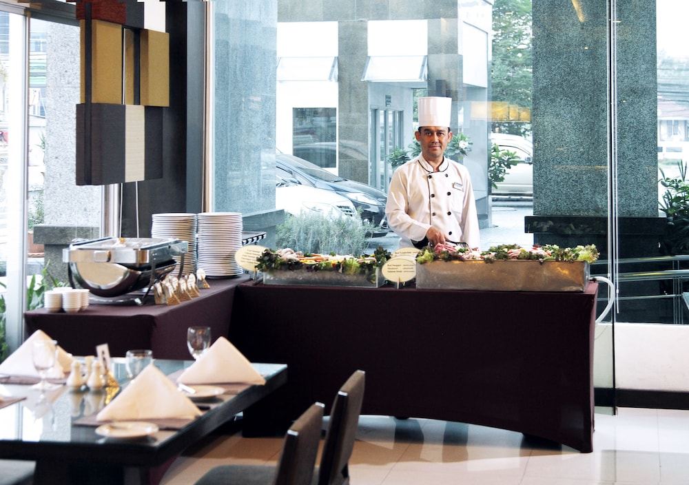 Kantary Hotel 58/76