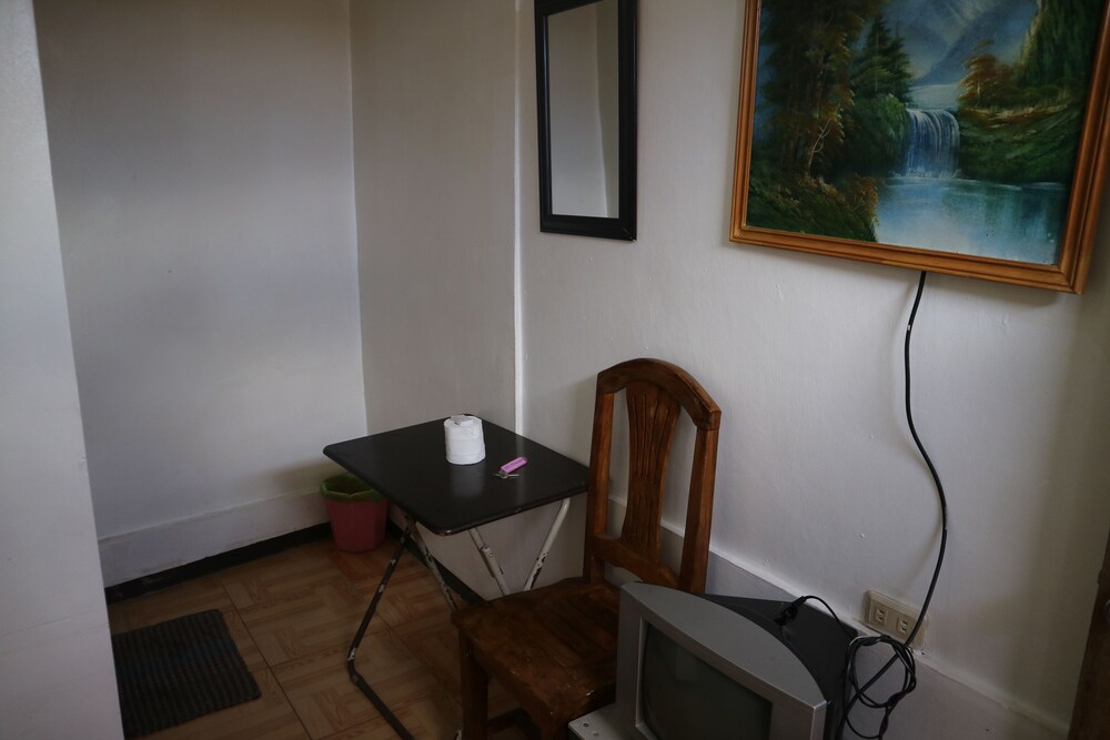 Miles Pension House 22/27