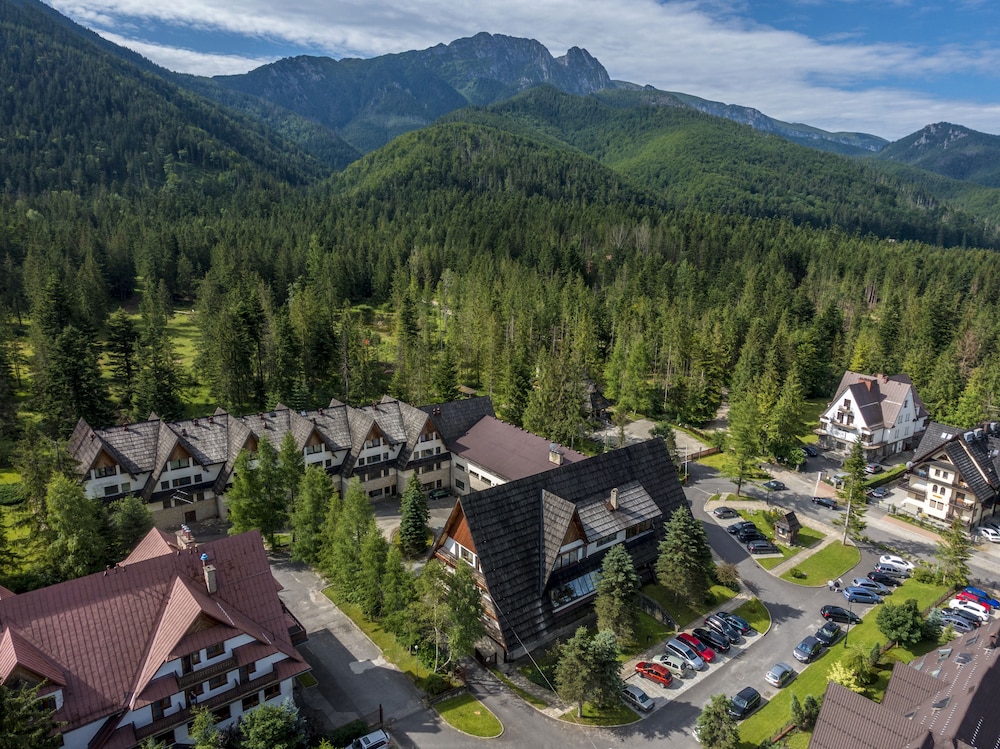 Pensjonat Bialy Potok-Polskie Tatry S.A. 46/50