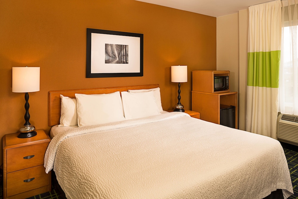 Fairfield Inn by Marriott New York LaGuardia Airport/Flushing 12/37