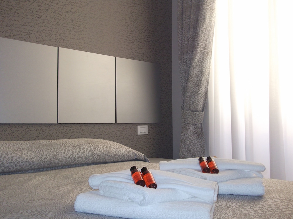 Five Rooms Rome 26/63