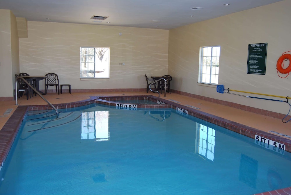 La Quinta Inn & Suites by Wyndham Fairfield TX 34/58
