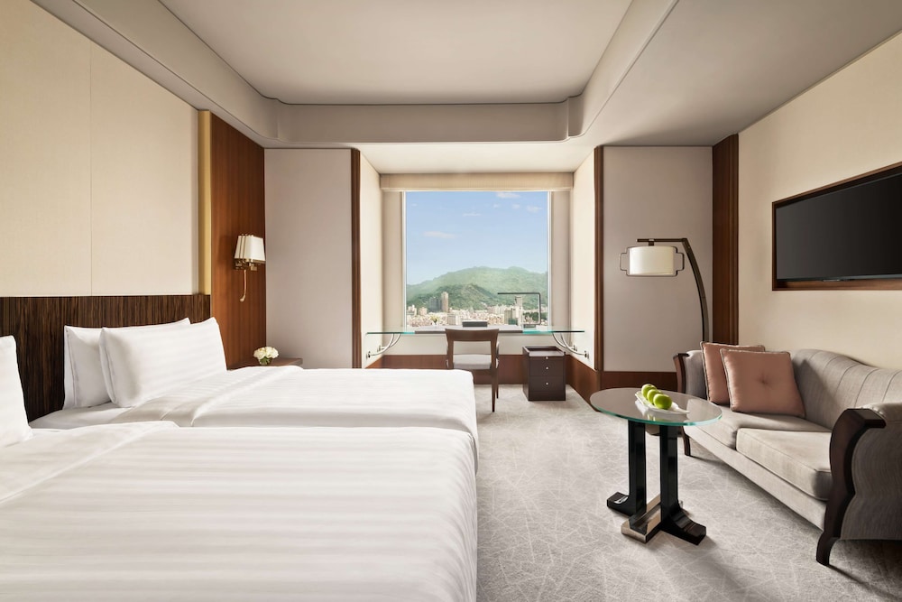 Shangri-La Far Eastern, Taipei 17/79