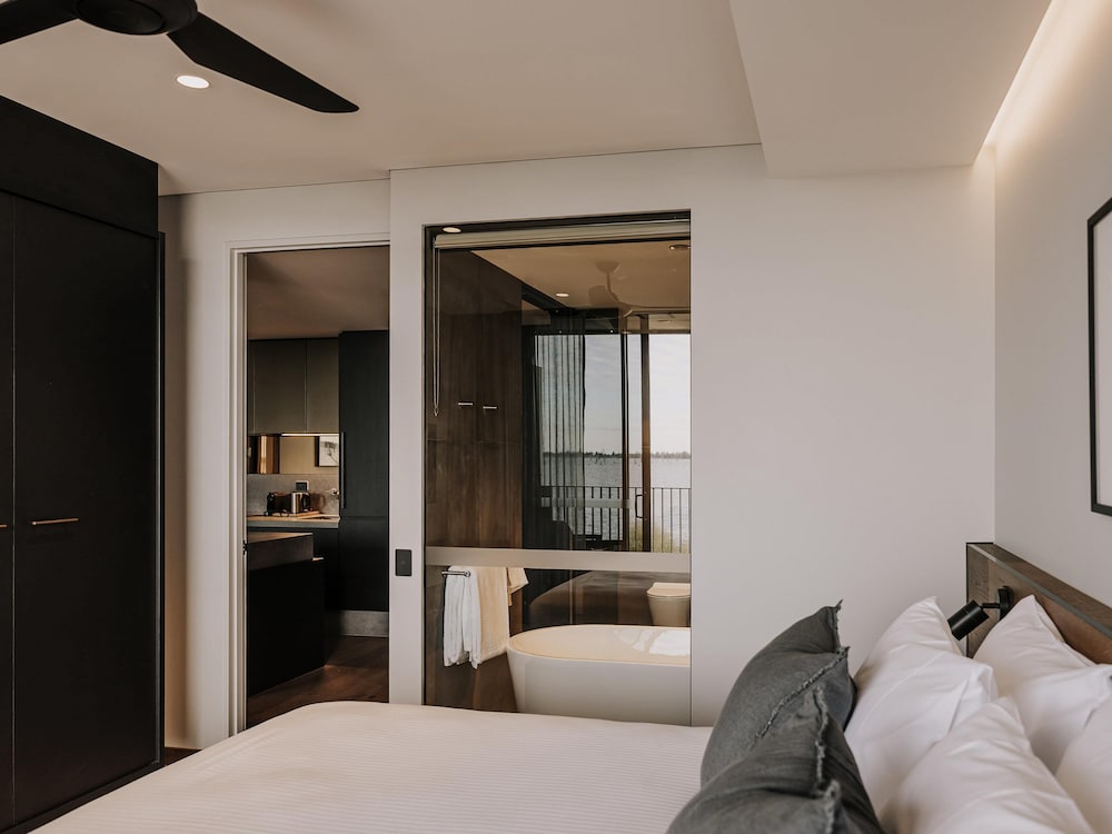 1 Bedroom, Apartment, Double Bed, Lake Front, Lake View، The Sebel Yarrawonga Silverwoods 3/8