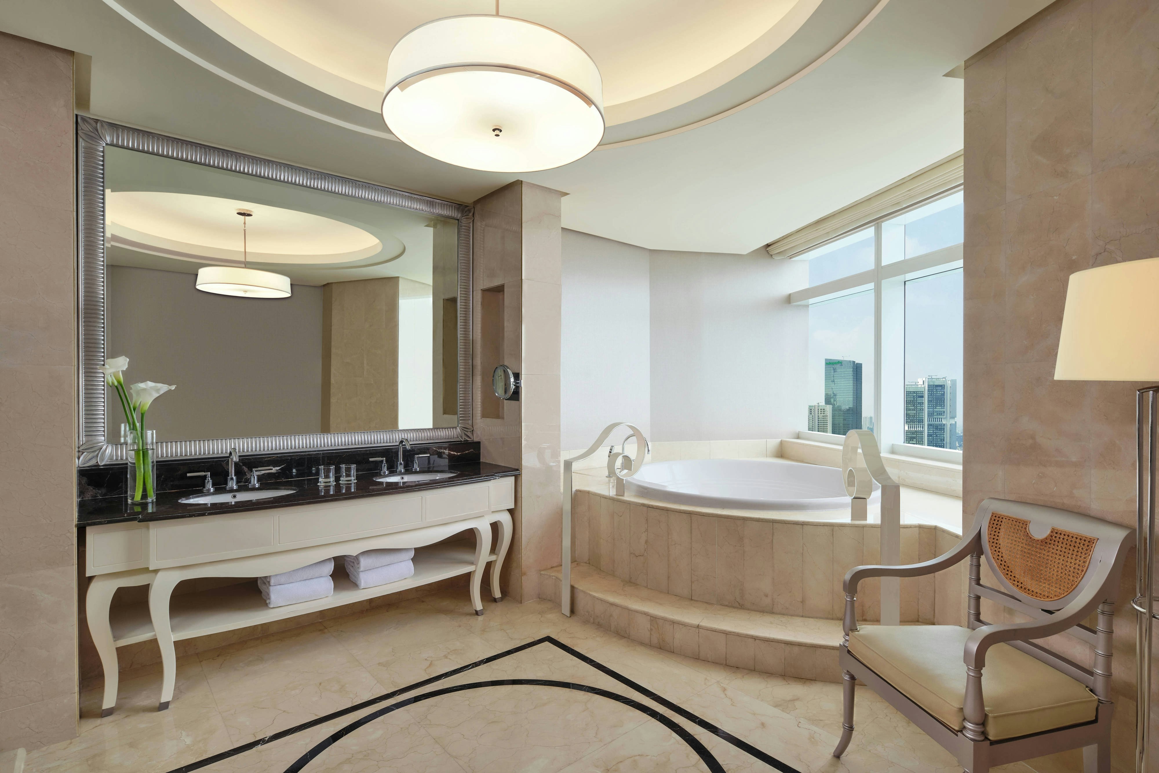 THE RITZ-CARLTON JAKARTA, PACIFIC PLACE 15/16