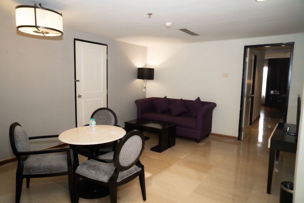 Diradja Hotel 34/50