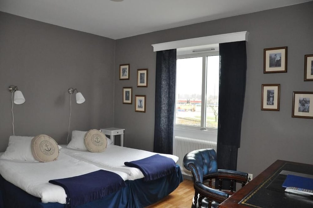 Strand Hotell 7/33