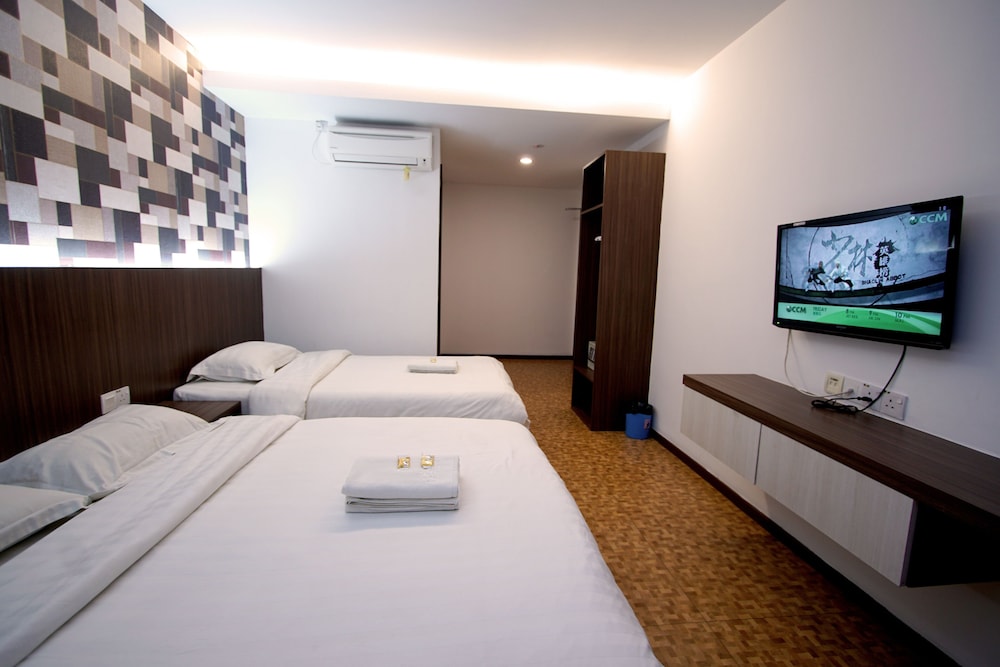 Pavilion Inn 15/28