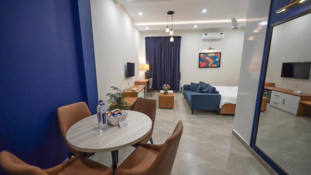 The Mark Suites and Banquet Halls 40/45