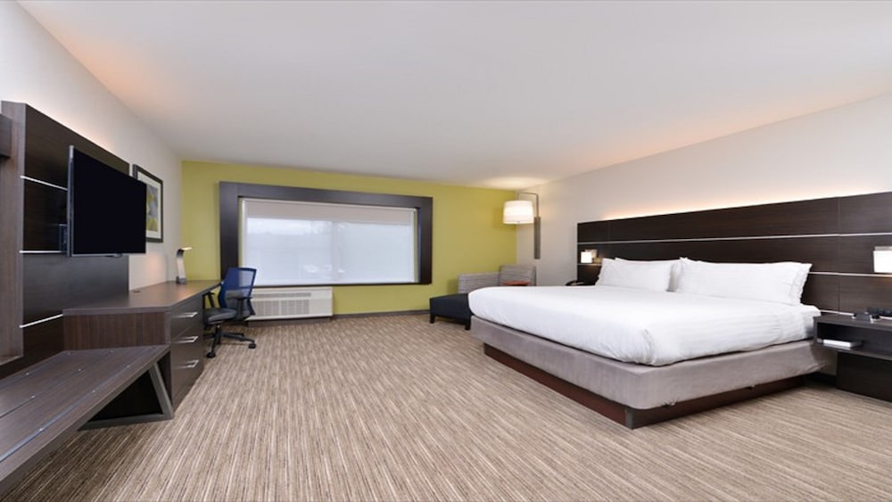 Holiday Inn Express Suites Parkersburg East 21/56