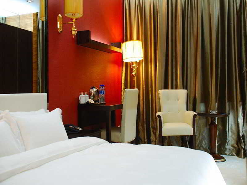 Milu Hotel 11/20