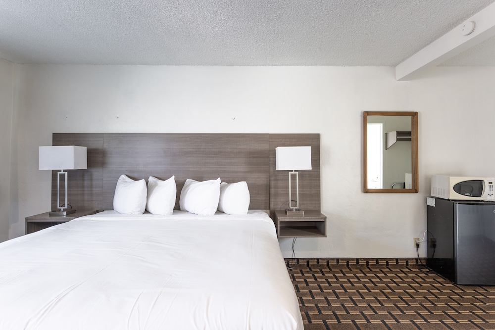Coastal Breeze Inn Morro Bay Ca 32/47