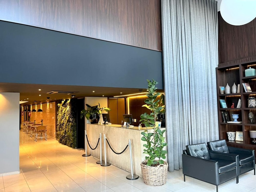 Oasis Tower Hotel 6/61