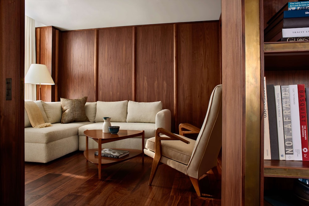 NAUTILUS SONESTA MIAMI BEACH 29/46