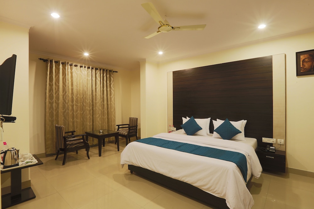 Hotel Chanakya Inn 21/38