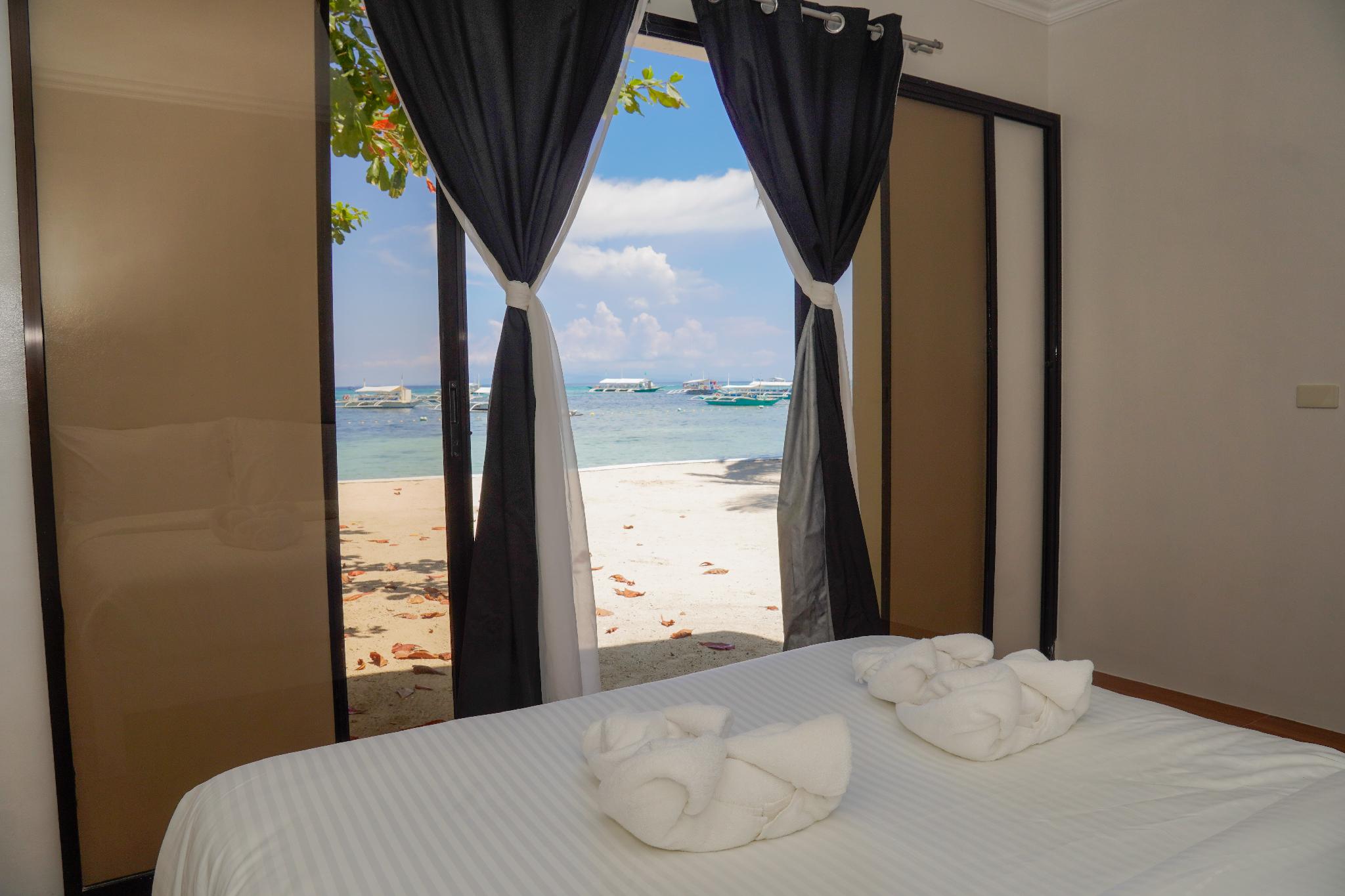 2 Bedrooms, Villa, Beach Front