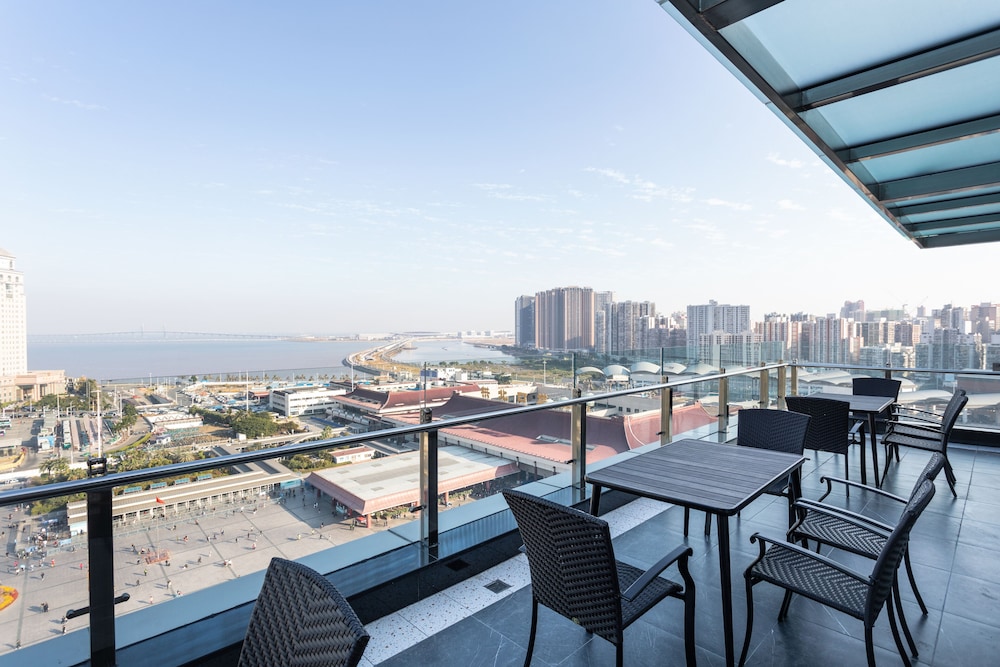L Hotel Changsheng 41/62