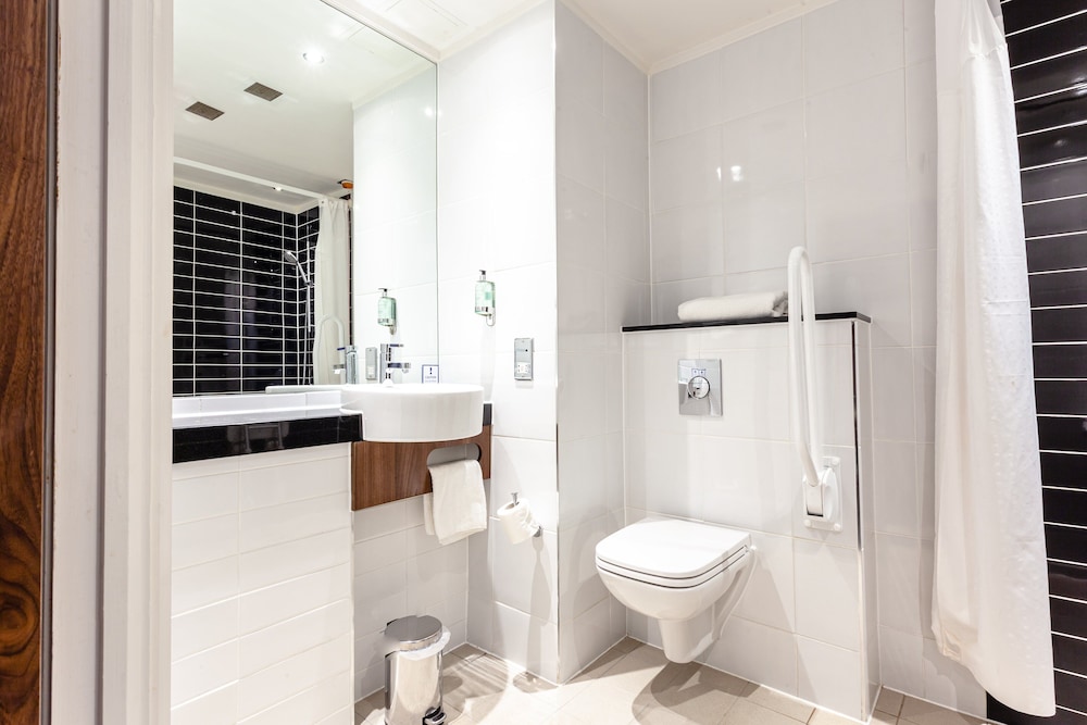 Holiday Inn Express Edinburgh Airport Ex Quality Edinburgh Airport 19/53