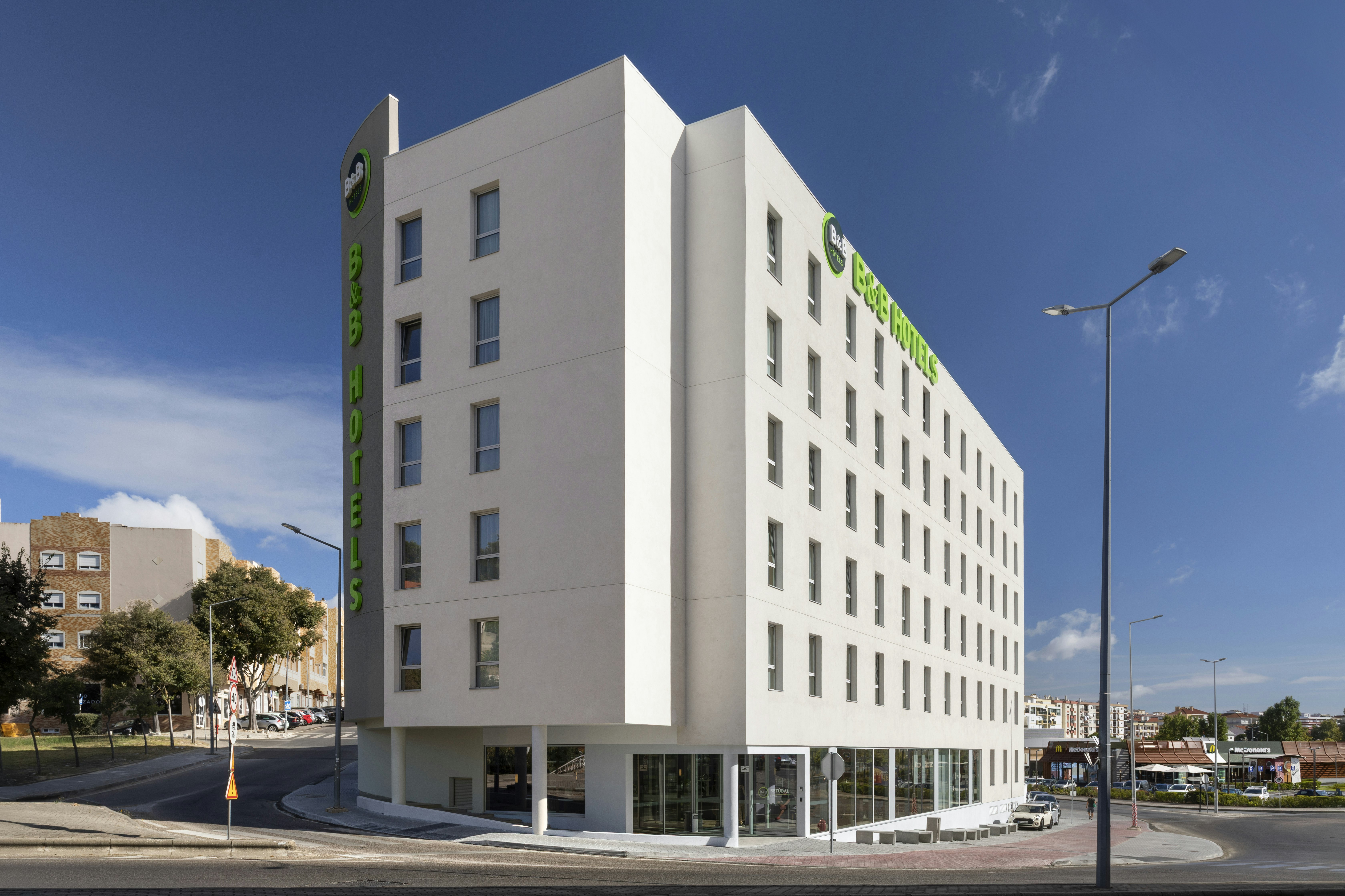 B&B HOTEL Setubal Bonfim in SETUBAL