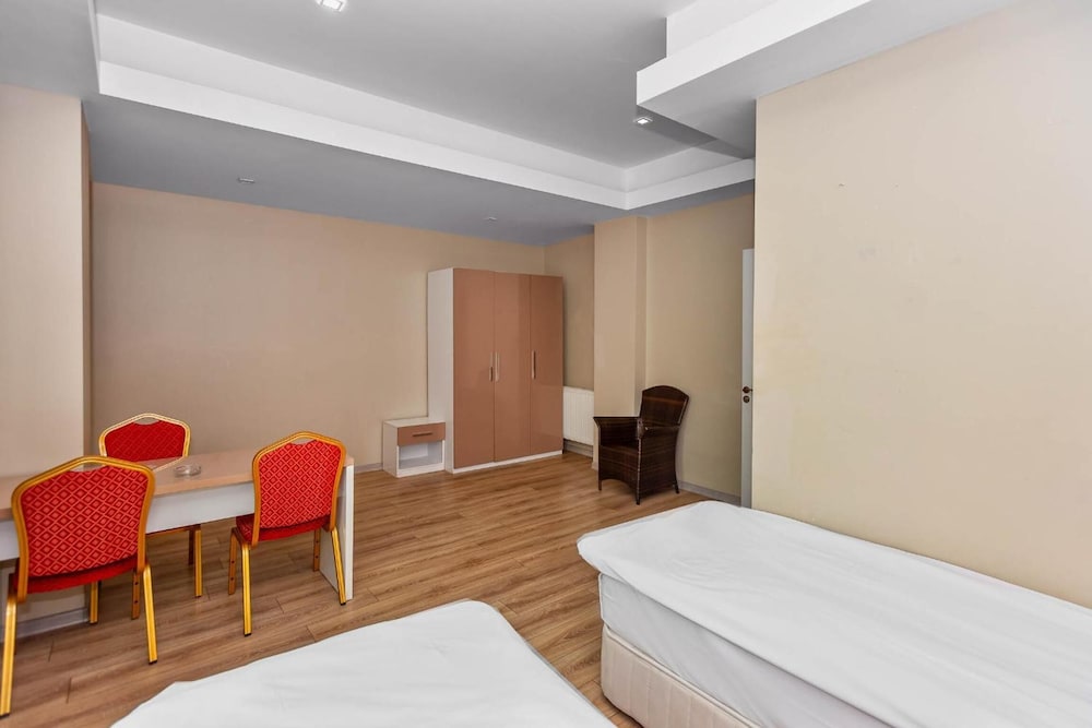 Hotel Diplomat Suites 19/44