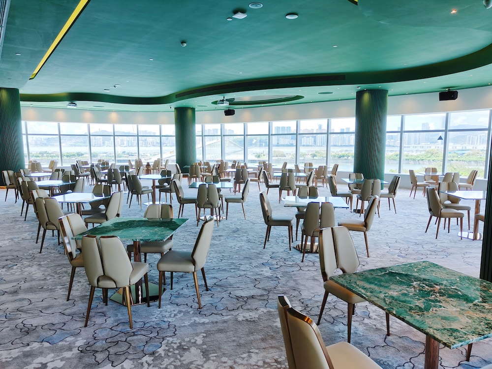 YOHO Treasure Island Hotel 53/60