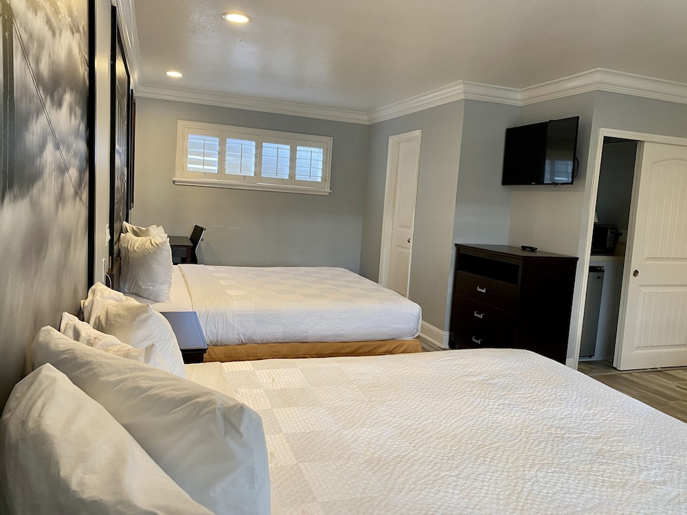Super 8 By Wyndham Monterey/Carmel 10/48