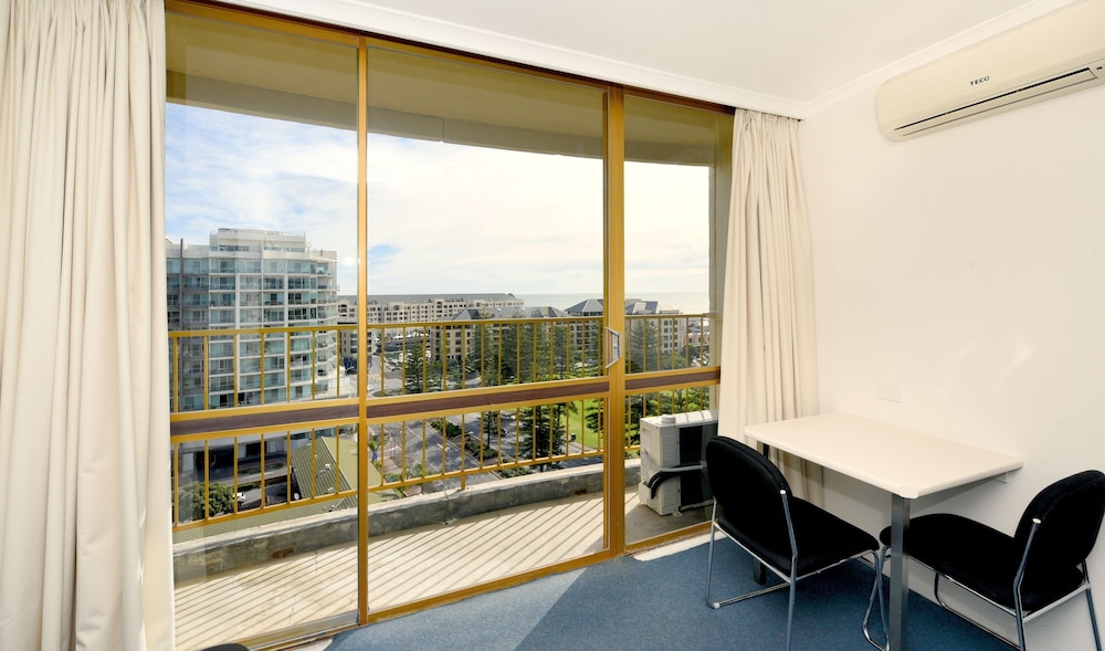 Atlantic Tower Motor Inn 30/45