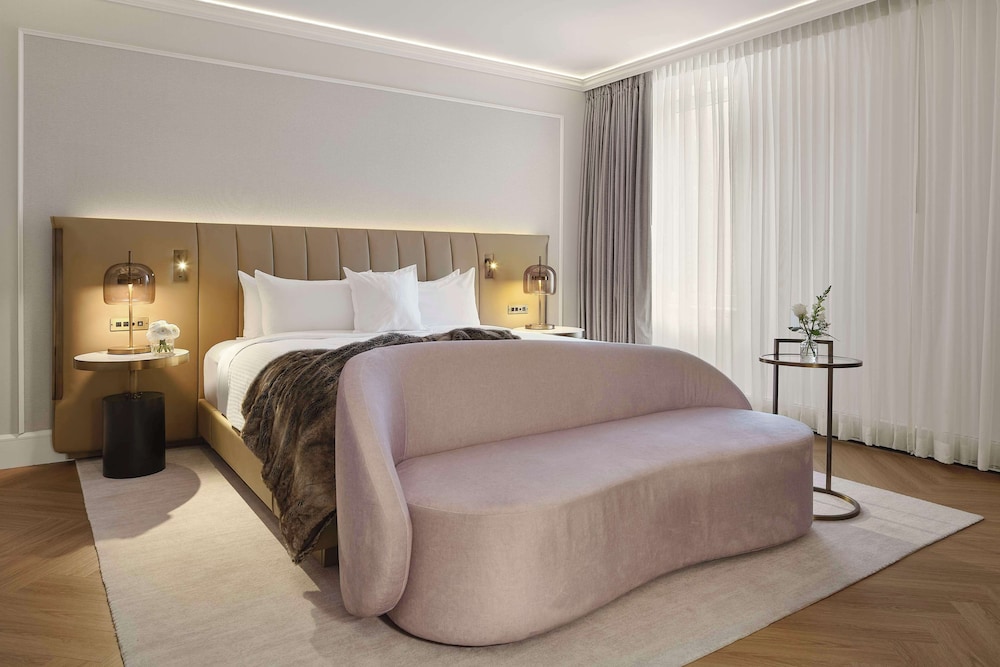 ROOM, KING BED, ACCESSIBLE