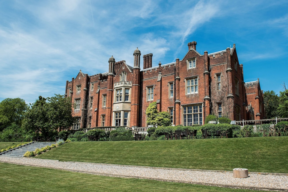 De Vere Latimer Estate 45/50
