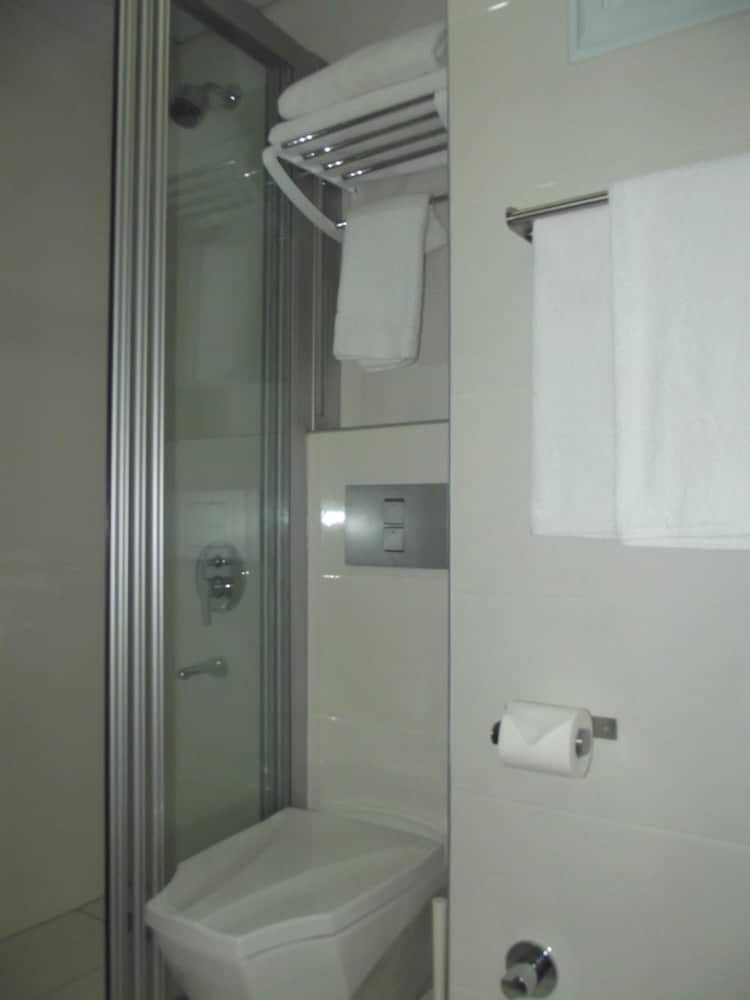 Hotel Bronze 44/45