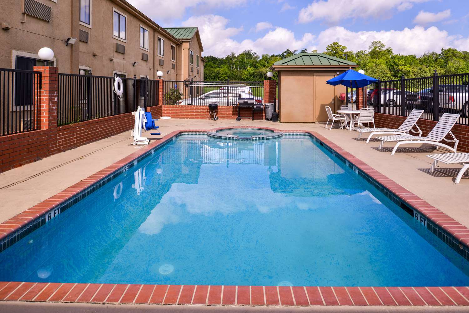 Quality Inn & Suites Beaumont 25/32
