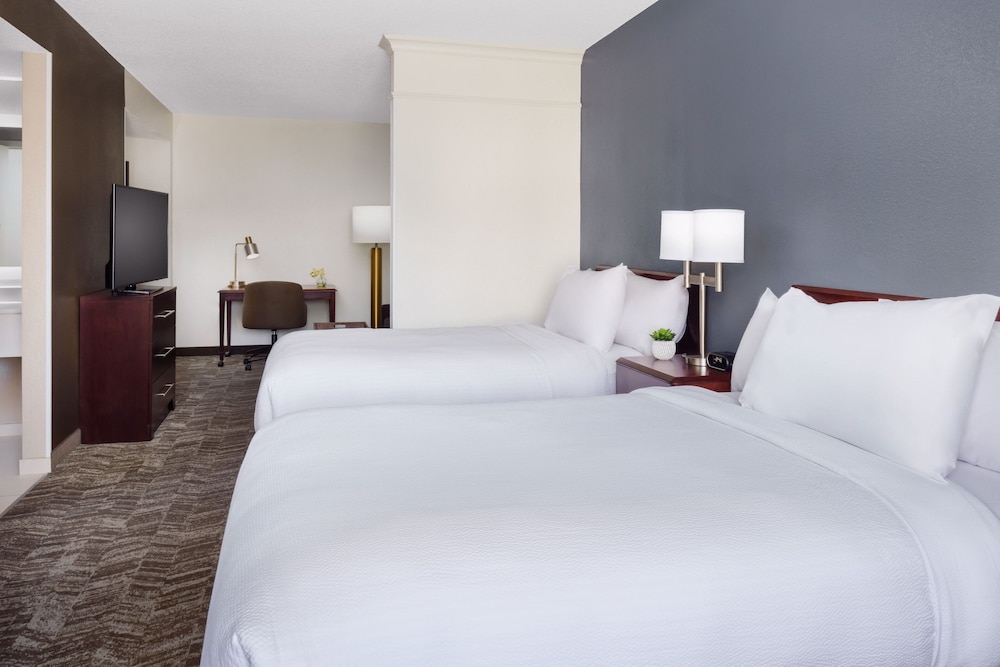 Room at SPRINGHILL SUITES MANCHESTER BOSTON REGIONAL AIRPORT, MANCHESTER - NH