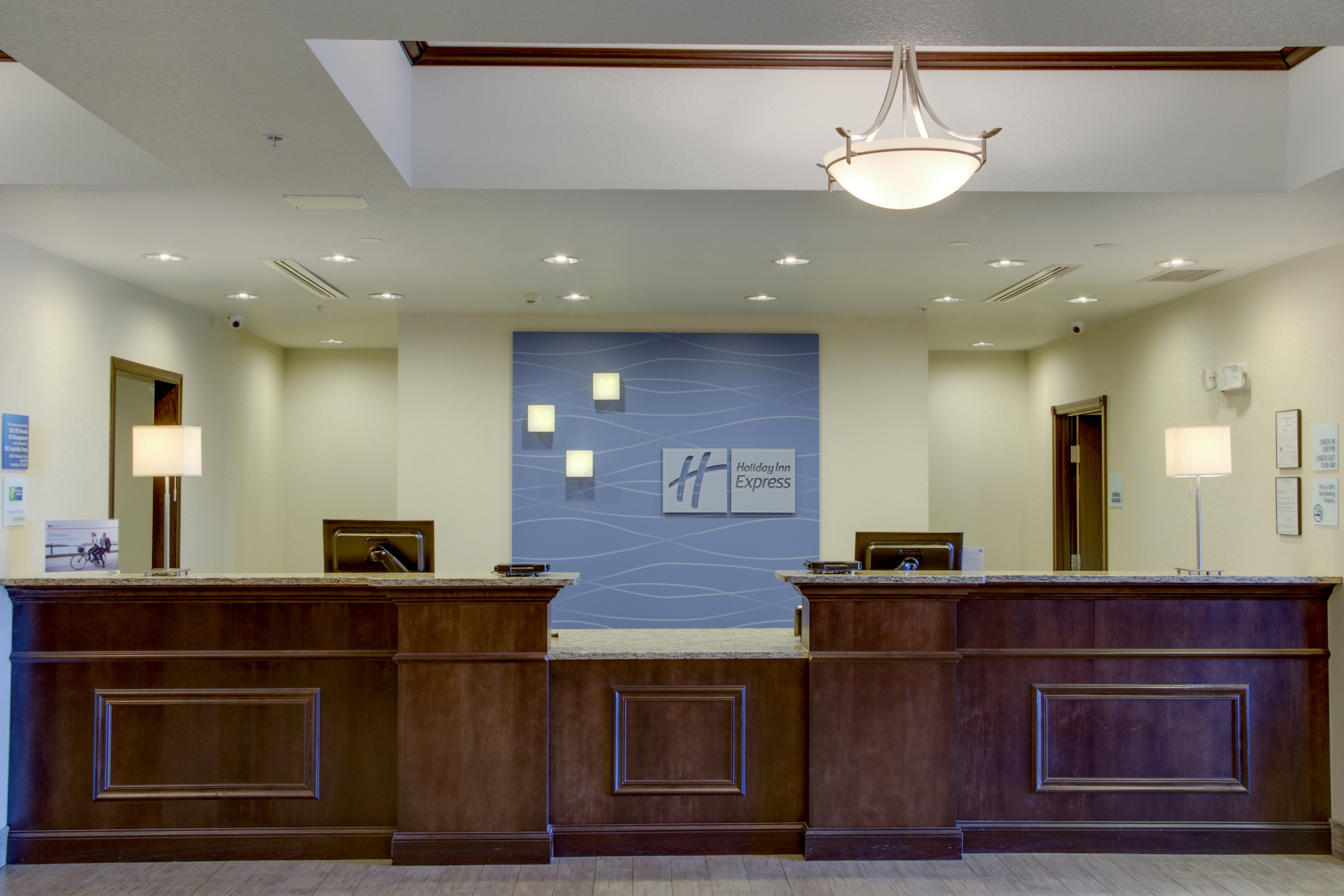 Holiday Inn Express Suites Nevada 6/66