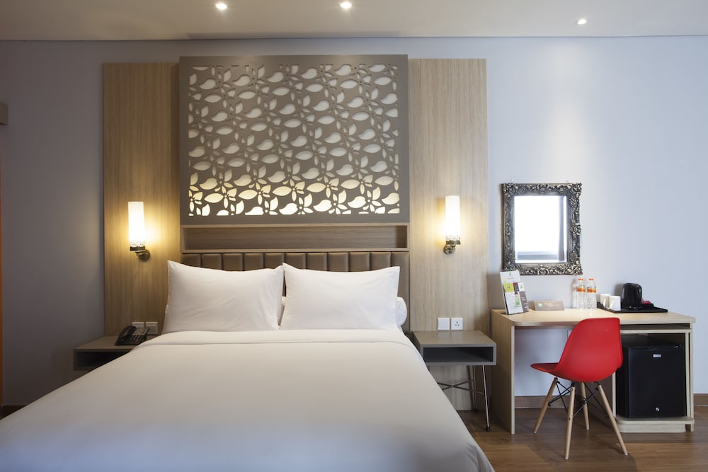 IBIS STYLES CIKARANG 20/35
