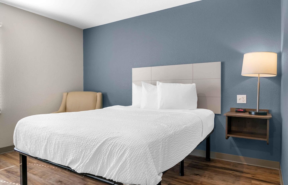 Extended Stay America Suites - Detroit - Rochester Hills 10/30