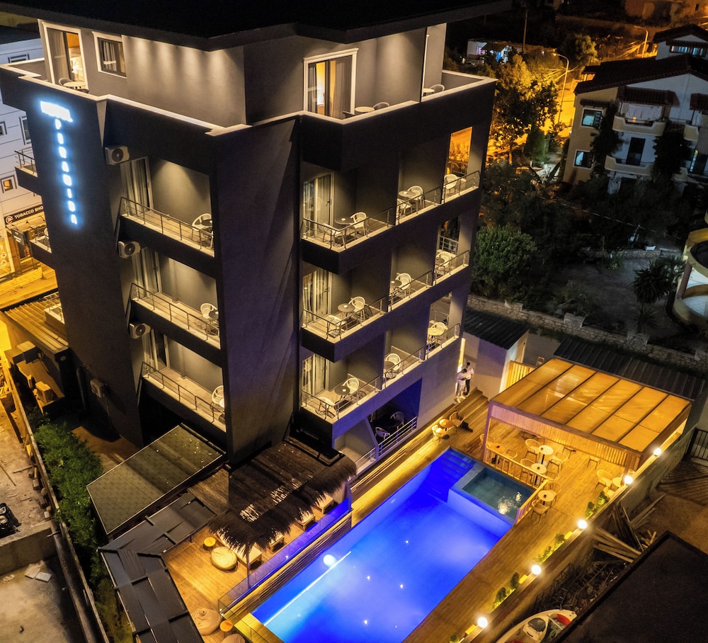 Hotel Piramida 3/50