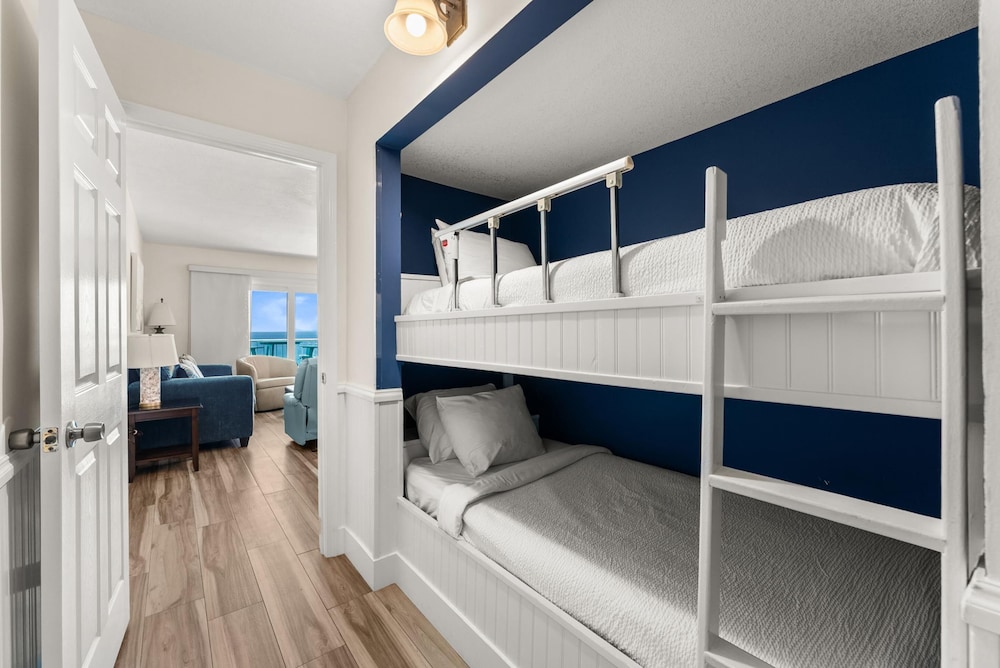 CONDO, BEACH FRONT, OCEAN VIEW