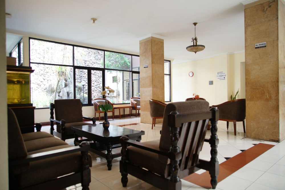 Hotel Nusantara Indah Syariah 38/48
