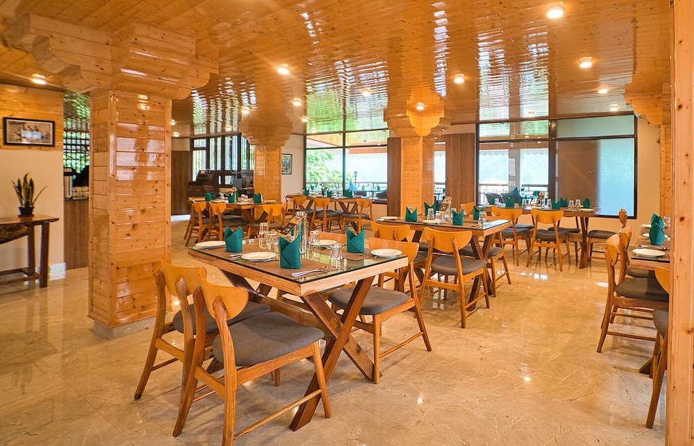 restaurant cafeteria