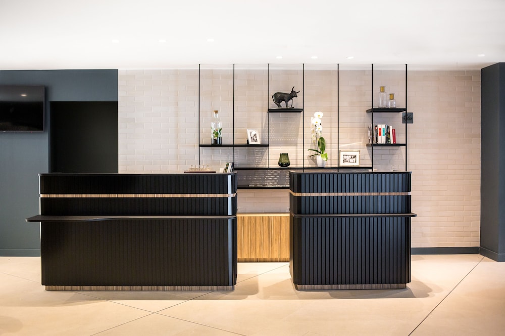 Lobby at Courtyard by Marriott Paris Arcueil, ARCUEIL