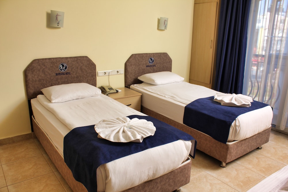 Berrak Su Hotel 17/50