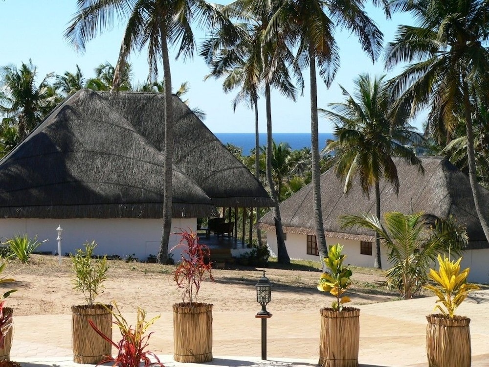 Blue Moon Beach Holiday Resort 28/32