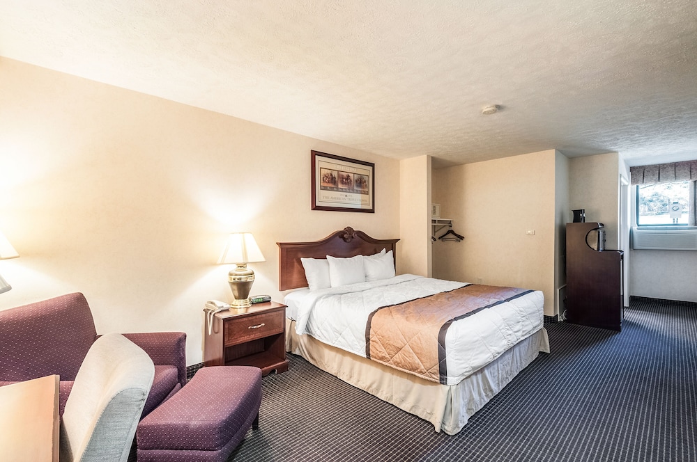 Rodeway Inn and Suites Charles Town WV 11/45