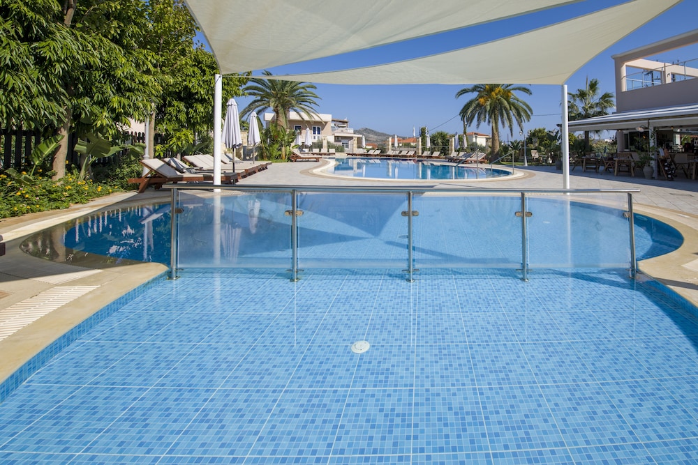 Isida Hotel 25/50