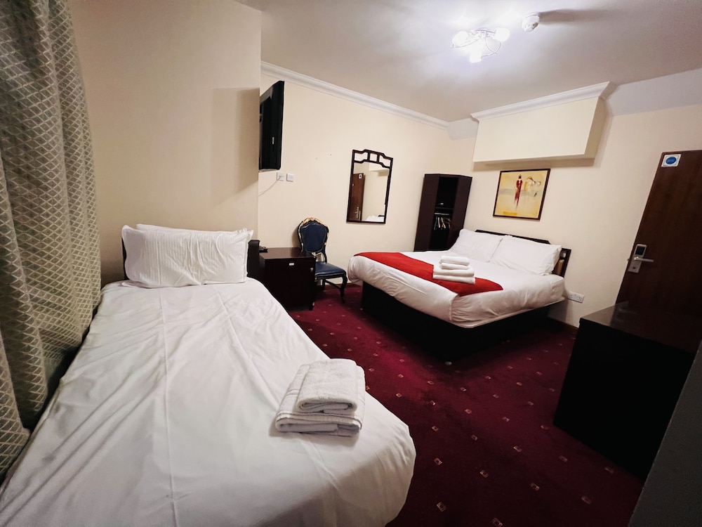 London Star Hotel 13/67