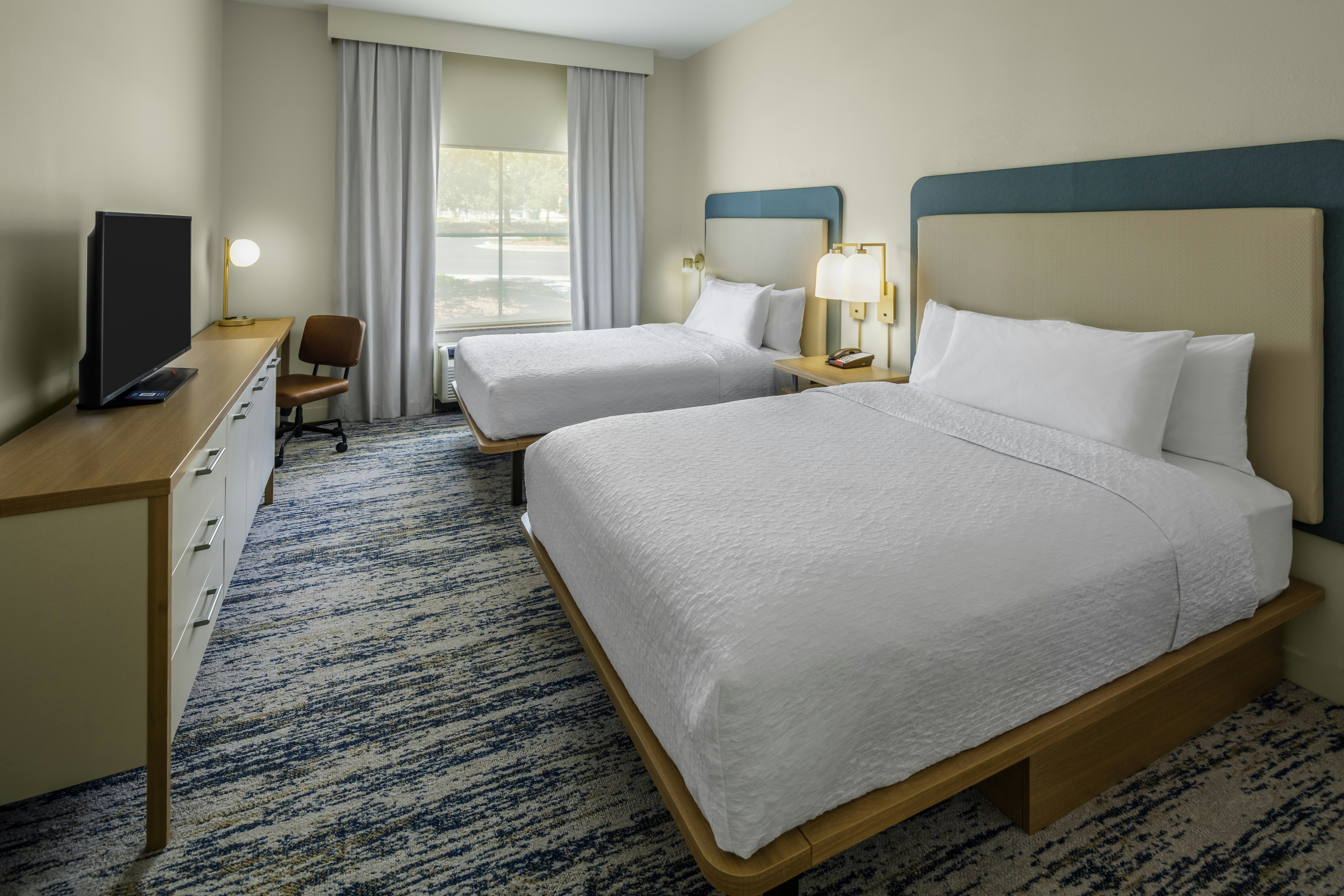 Suite, 2 Queen Beds, Accessible