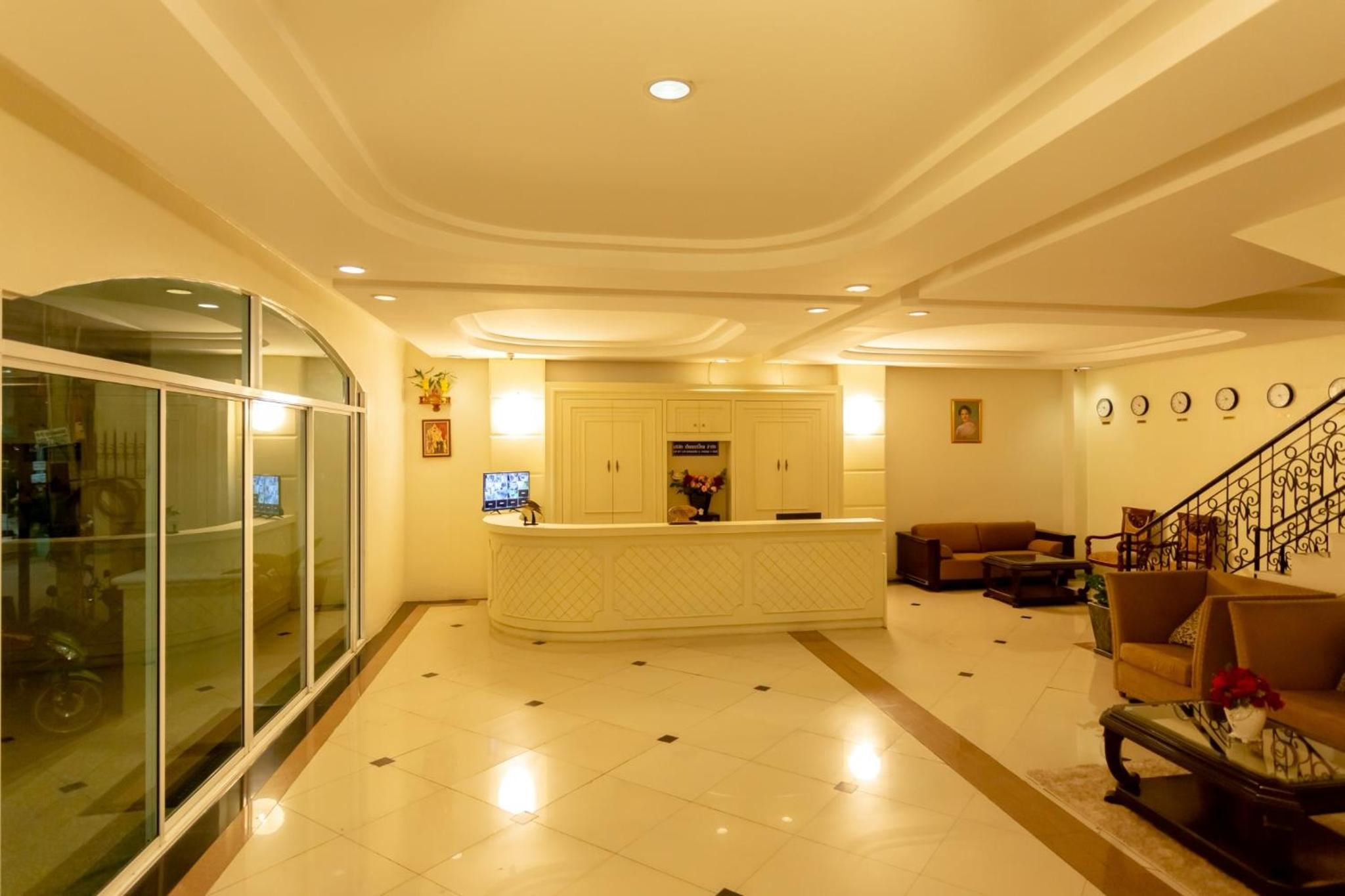 Ivory Palace Hotel 11/50