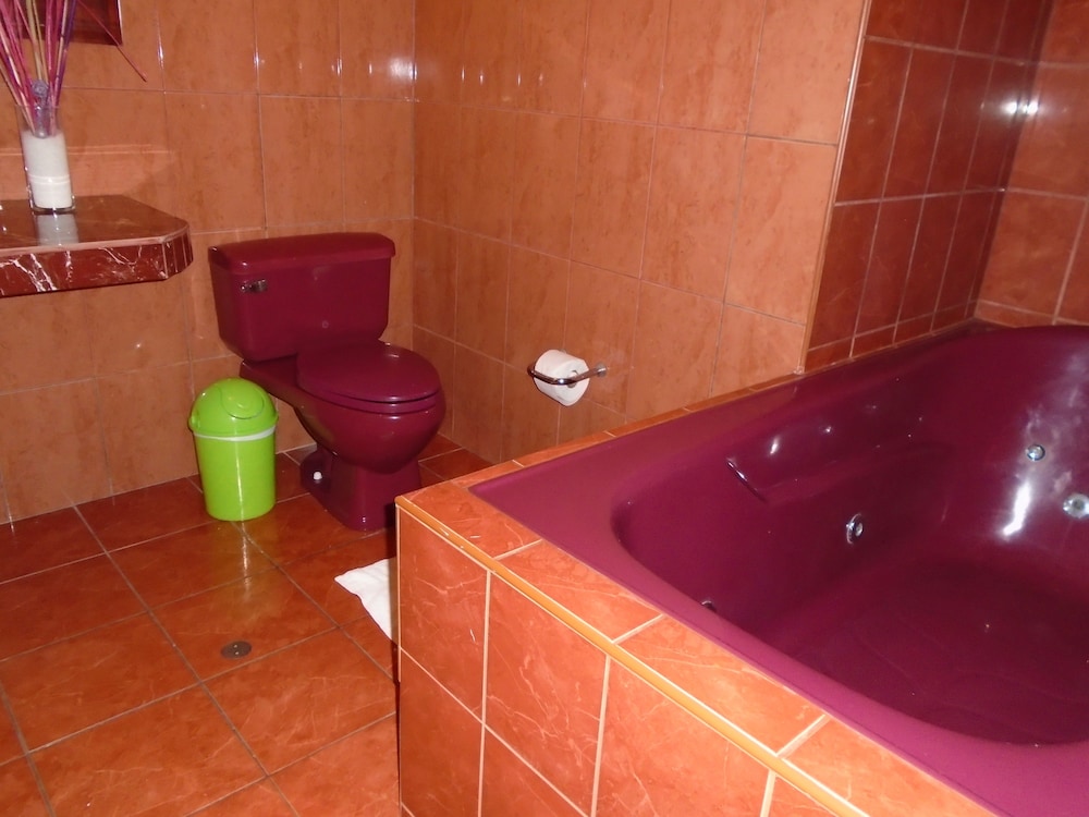 ROYAL INCA HOTEL 62/63